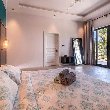 V Hotel In Paje